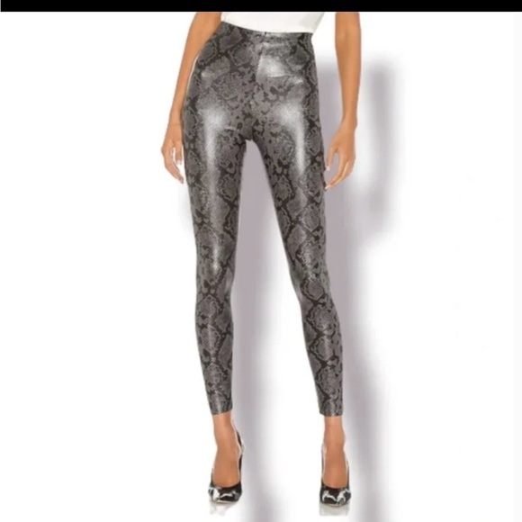 7 For All Mankind Pants - 7 For All Mankind Women's Snakeskin Leggings sz S Night Out Rocker